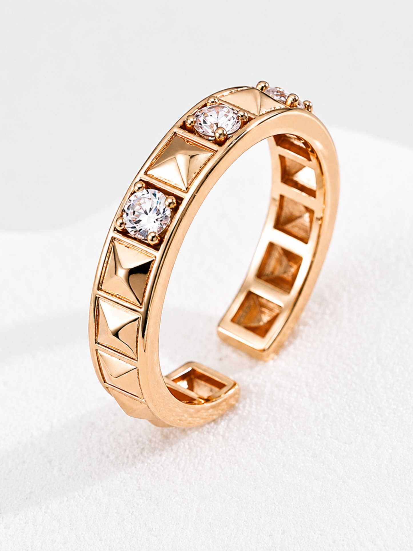 Hévara Celiné Ring (Goud）J0354-2